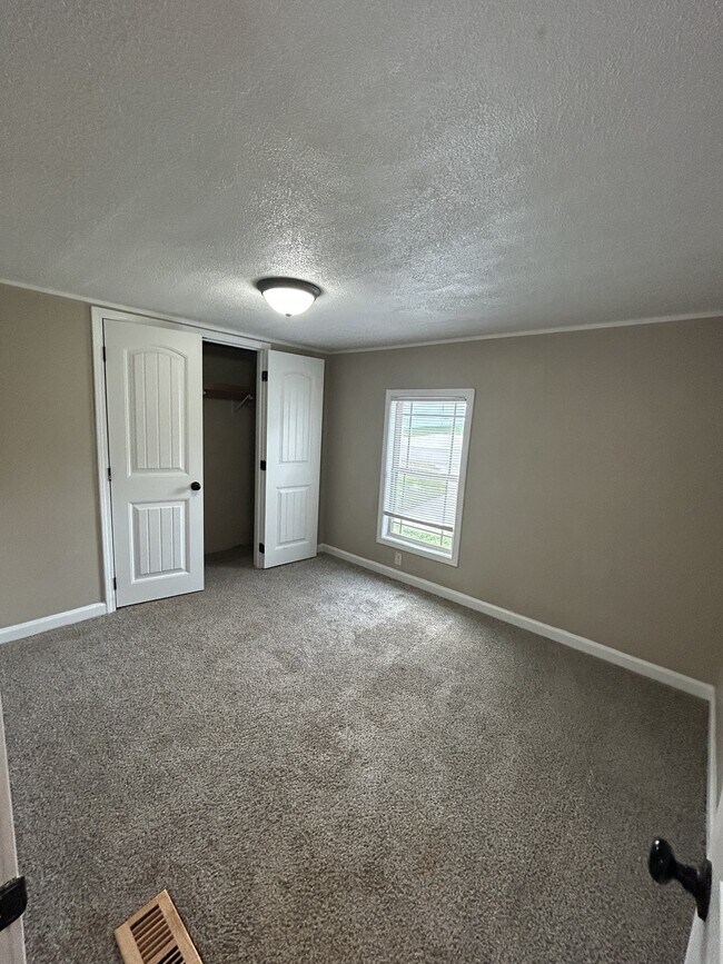 Building Photo - 202 Zackary St
