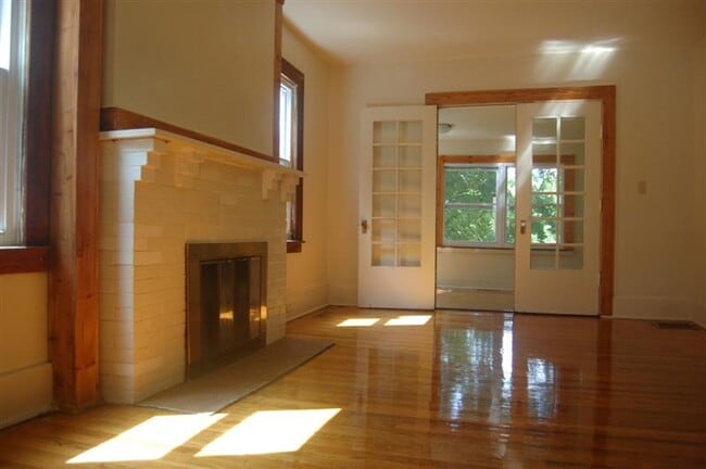 Building Photo - 507 S Beech St