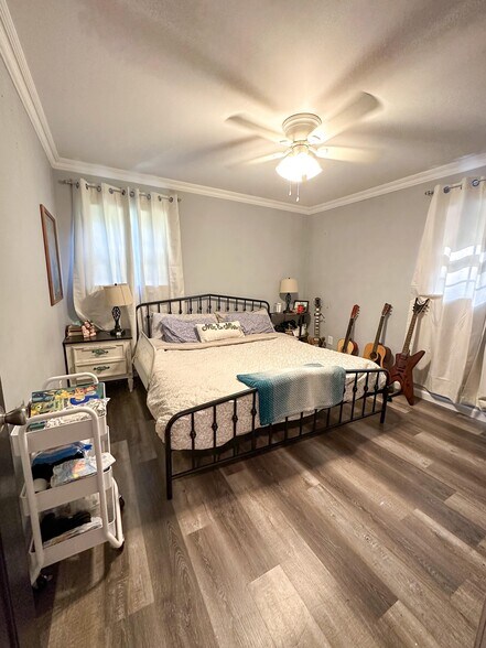 Building Photo - 5 big oak road