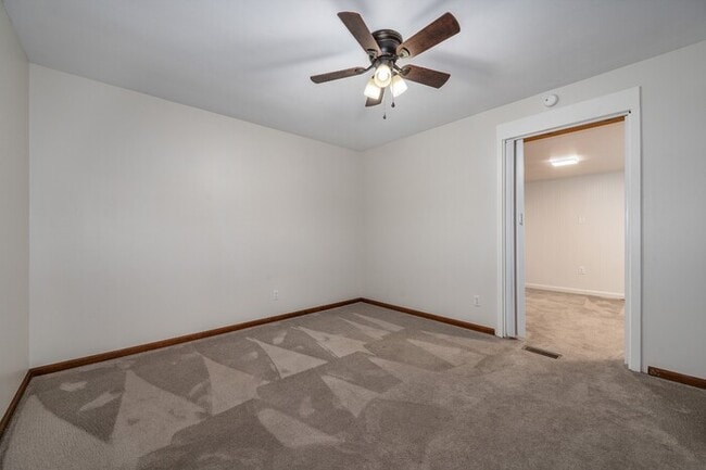 Building Photo - 87 E Hill St