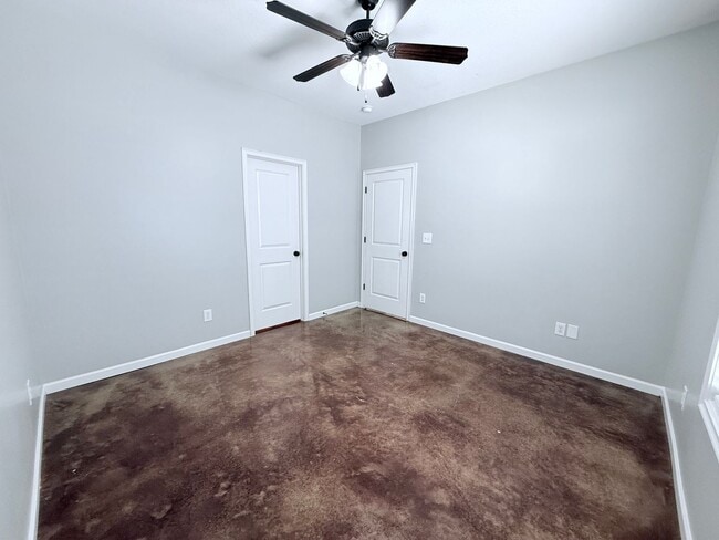 Building Photo - 101 Private Rd 4017