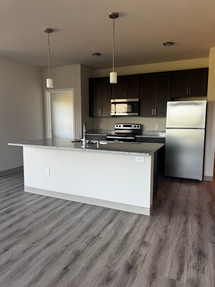 2 Bedroom - Kitchen - 1881 Springdale Street