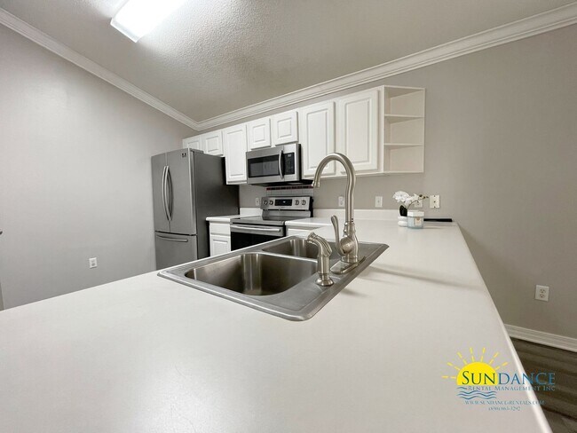 Building Photo - Charming 3 Bedrooms Home in Shalimar!