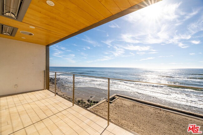 Building Photo - 11950 S Beach Club Way