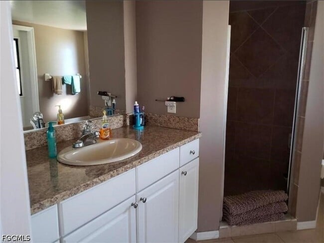 Building Photo - 3604 SW 6th Pl