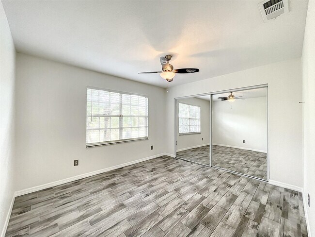 Building Photo - 2887 SW Ann Arbor Rd