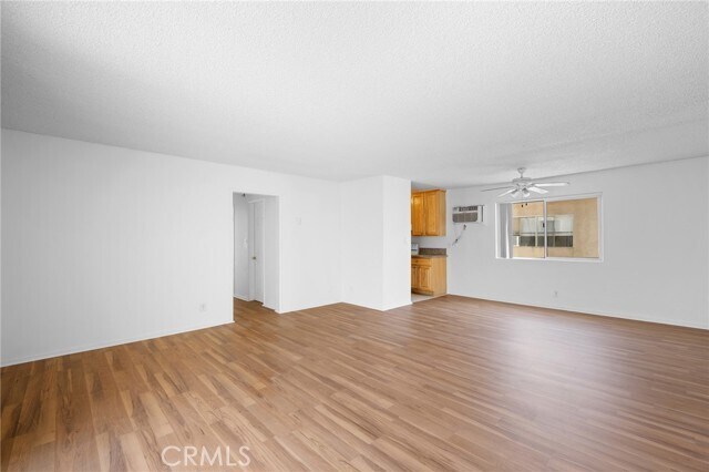 Building Photo - 17463 Vanowen St