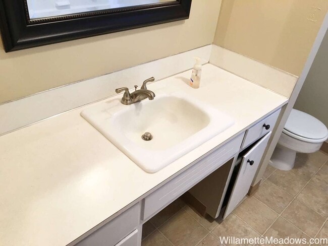Building Photo - Charming Updated 3 Bedroom Home with A/C, Garage & Fenced Backyard in South Salem