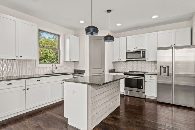 Building Photo - East Nashville Rental!