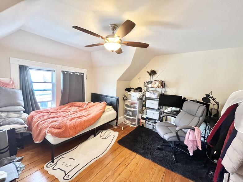 Building Photo - 29 Montcalm Ave