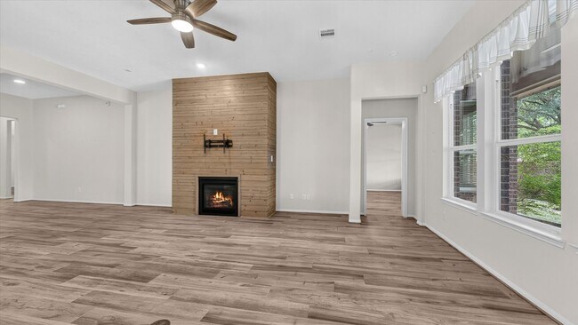 Building Photo - 22626 Fanwick Dr