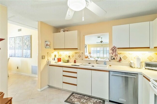 Building Photo - 5624 Ashton Lake Dr