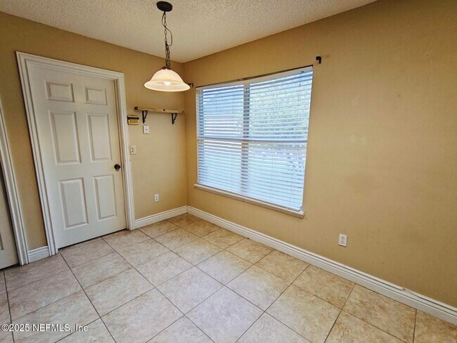 Building Photo - 1845 Weston Cir
