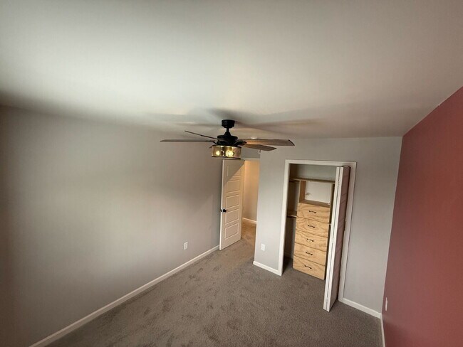 Building Photo - Spacious 4-Bedroom Home with 3 Full Baths in Swartz Creek