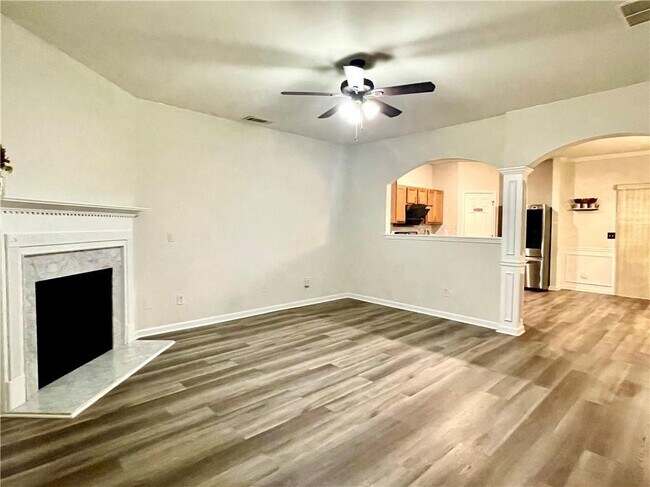 Building Photo - 4000 Labrador Way