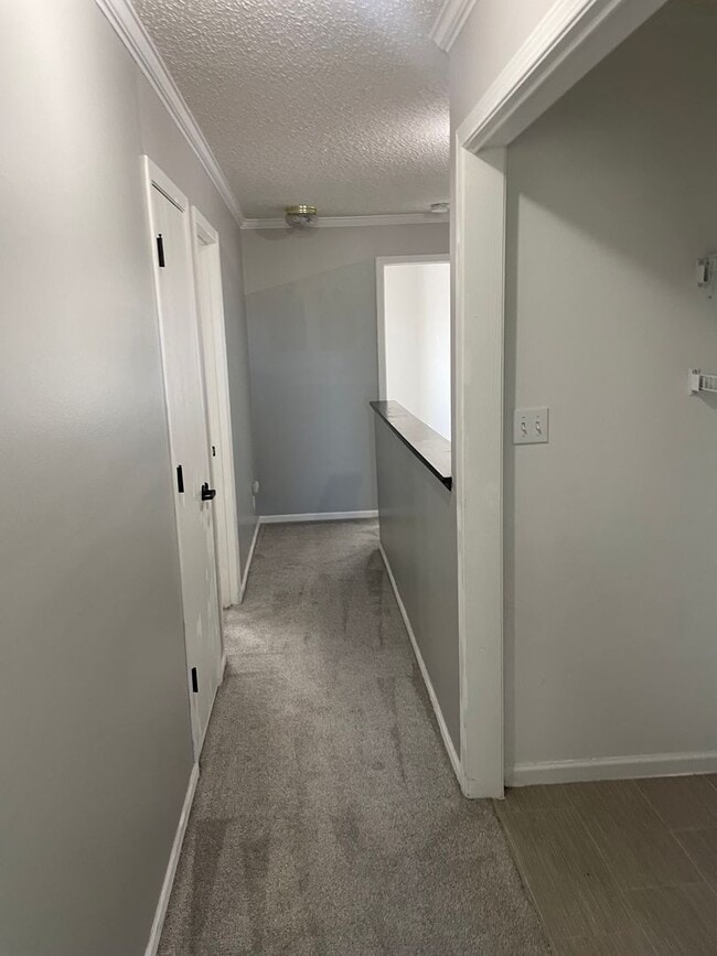 Building Photo - Townhouse for rent 2 bed 1.5 bath Castle Rock Co