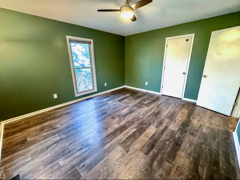 Building Photo - 1104 Boone Ln