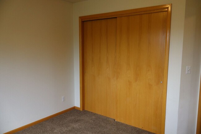 Building Photo - Bright & Spacious Single-Family Home in Great Location + $200 Off First Months Rent!