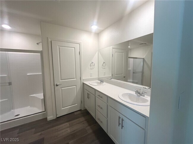 Building Photo - 510 Golden Cardinal Ave