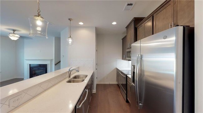 Building Photo - 4910 Longview Walk