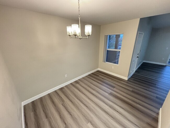 Building Photo - Beautiful 1Bed/1Bath/1Car 2nd floor Condo located in the beautiful Tuscano Gated Community!