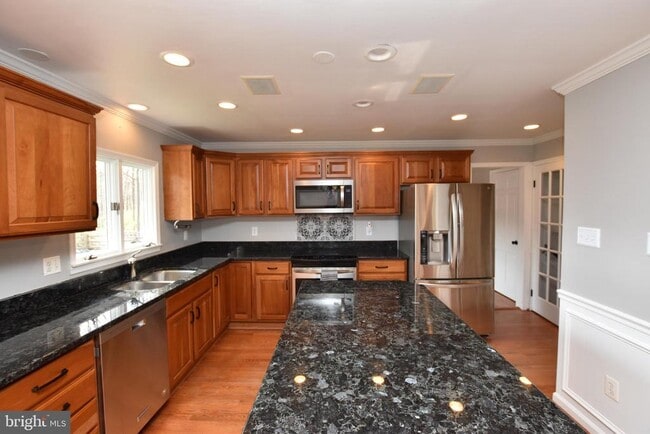 Building Photo - 124 Lakeland Dr