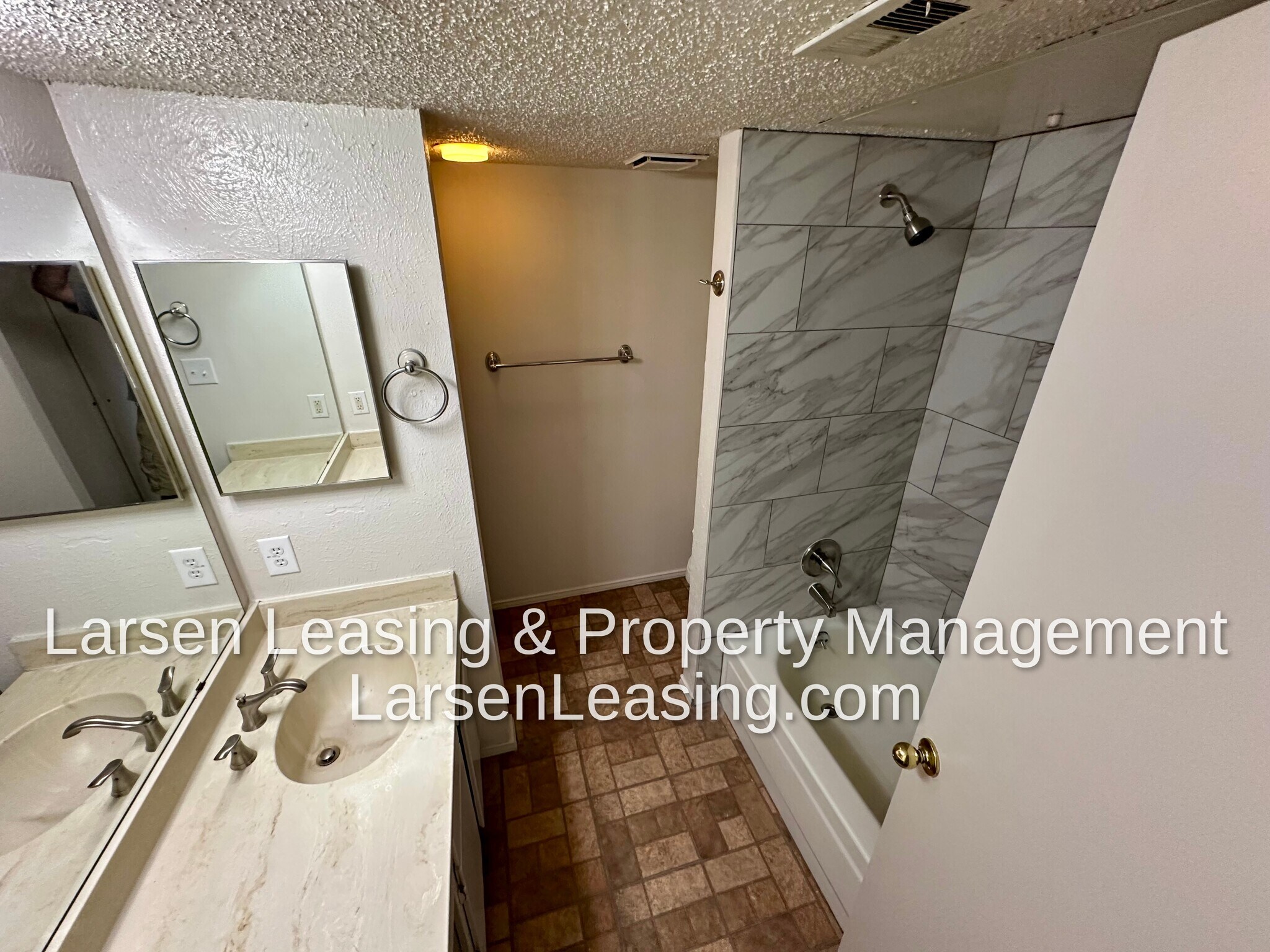 Bathroom - 628 Bellaire Dr