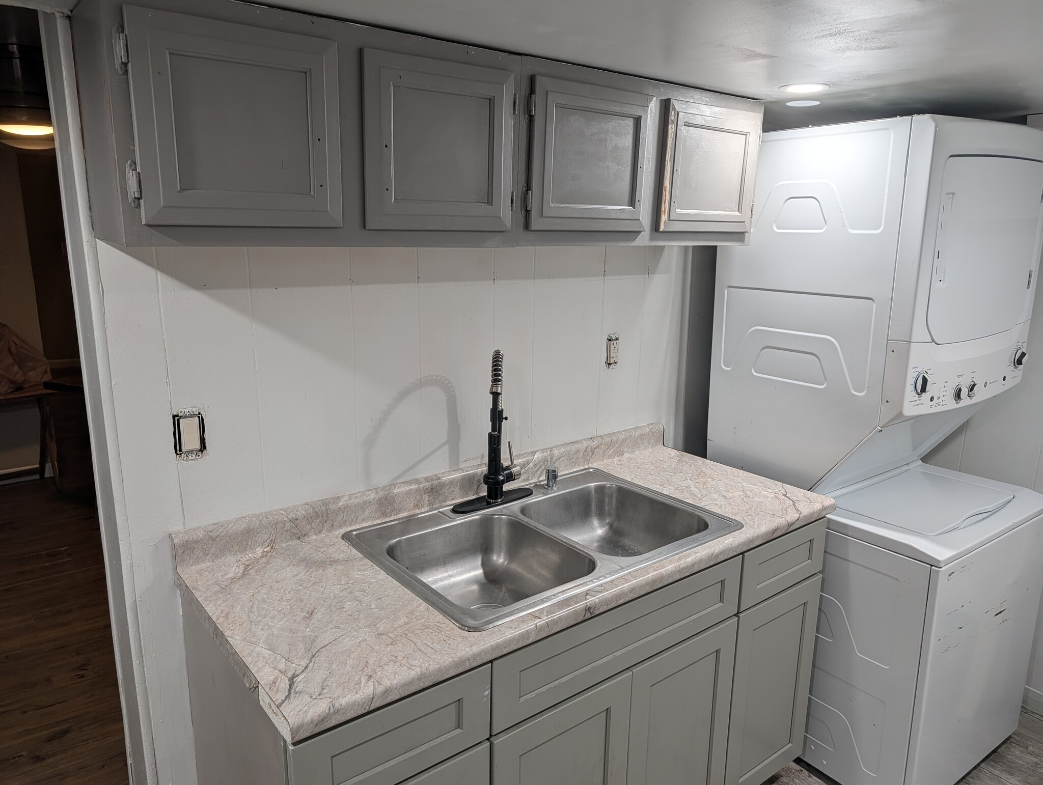 Kitchen with Laundry - 25 Walnut St