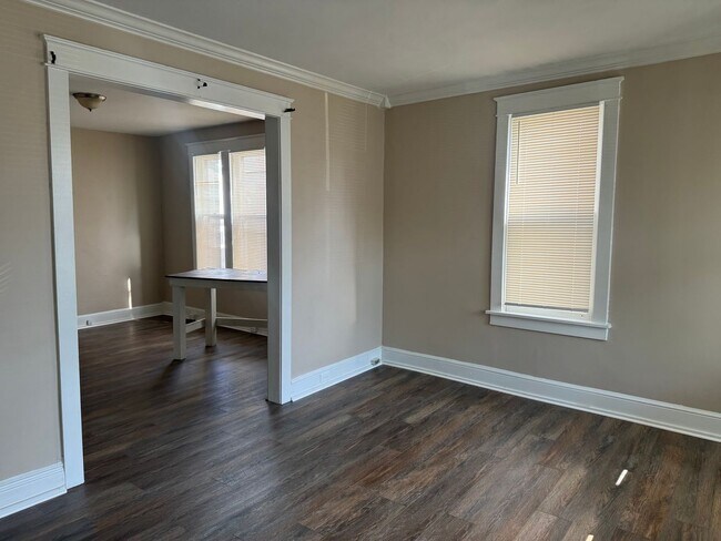 Building Photo - 823 Pine St