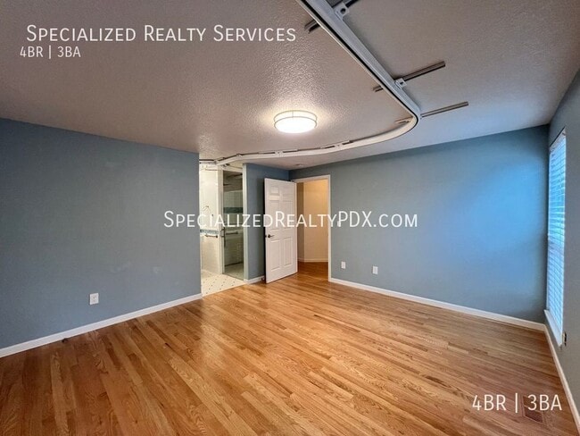 Building Photo - 5749 NE Harvest St