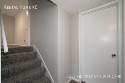 Building Photo - 1616 E Elm St