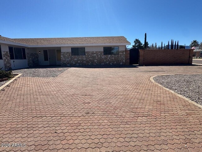 Building Photo - 4664 Citadel Dr