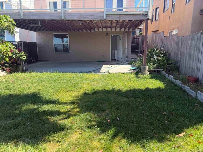 Building Photo - 3281 Madera Ave