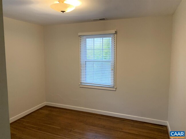 Building Photo - 1613 Del Mar Dr
