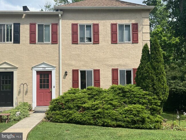 Building Photo - 116 Rue Charmille Rd