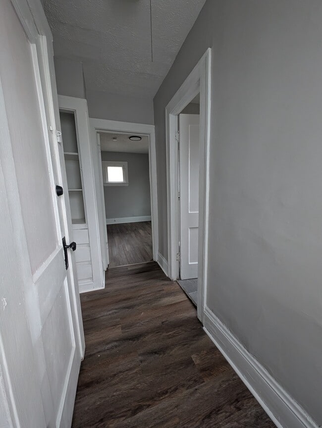 Building Photo - Charming 3BR 1BA Home w/  Solar Panels • Driveway in Cleveland