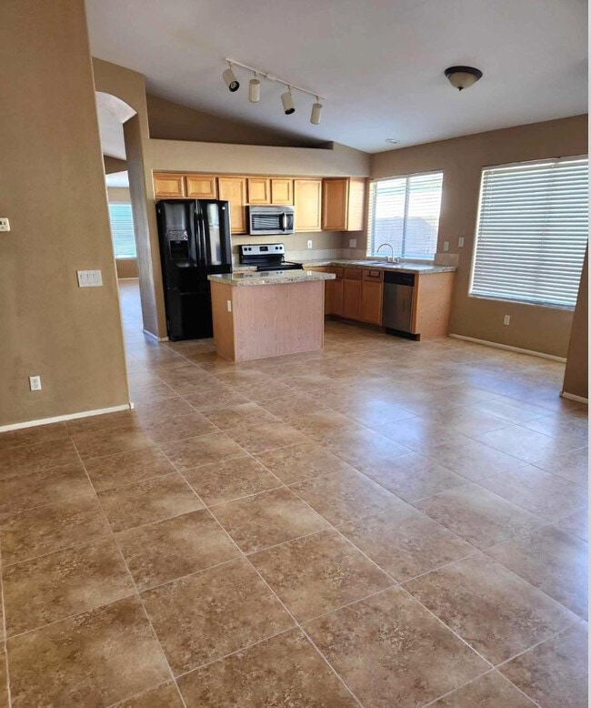 Building Photo - 607 N 167th Dr
