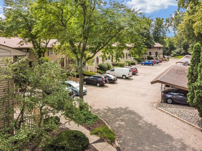 Building Photo - 2196 Regency Dr