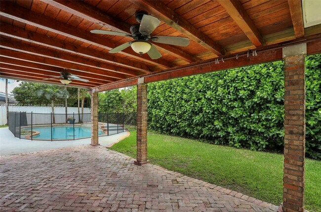 Building Photo - 8870 SW 86th St
