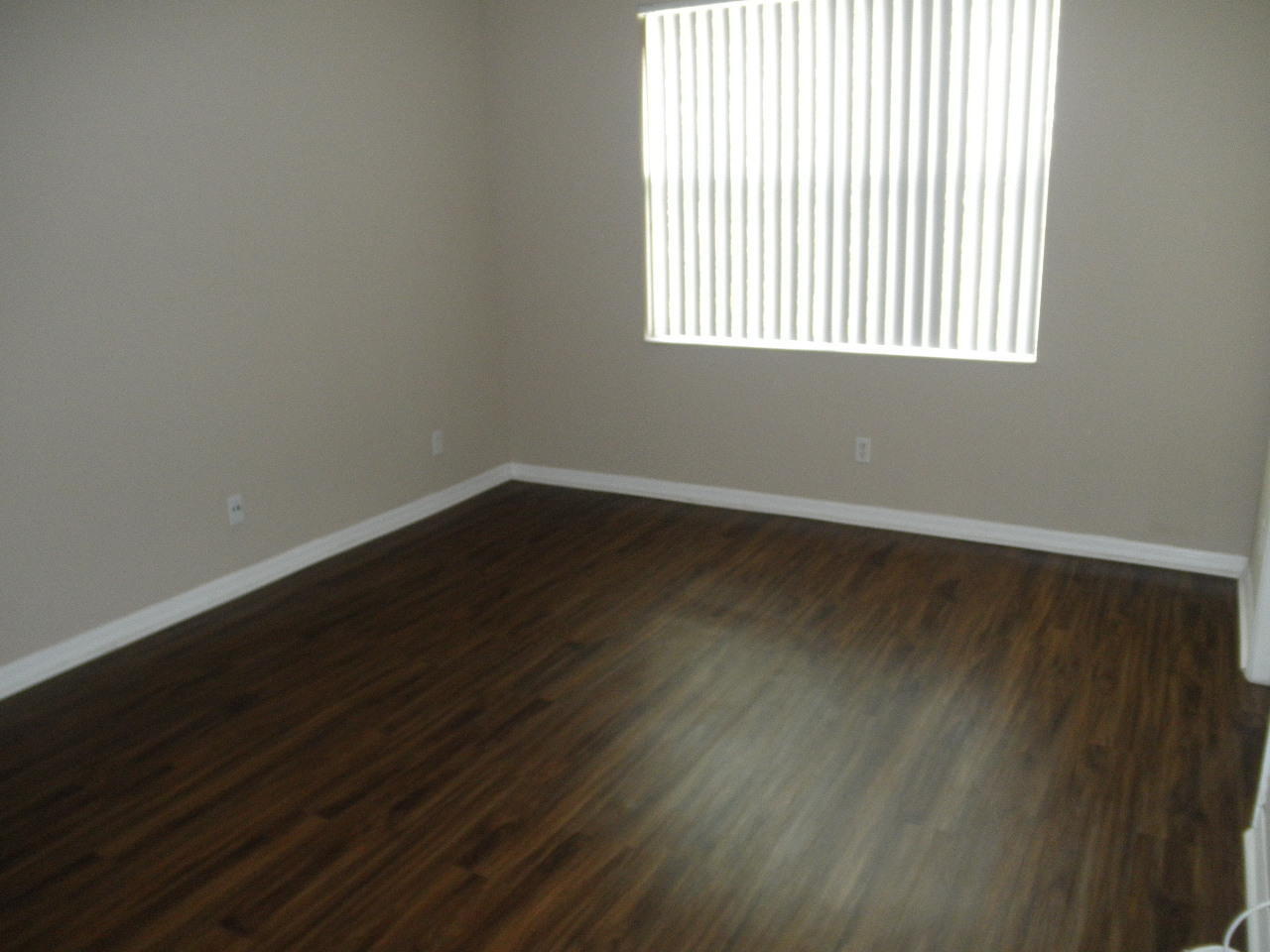 Building Photo - 894 Pipers Cay Dr