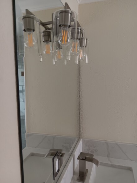 Building Photo - 1257 SE Airoso Blvd