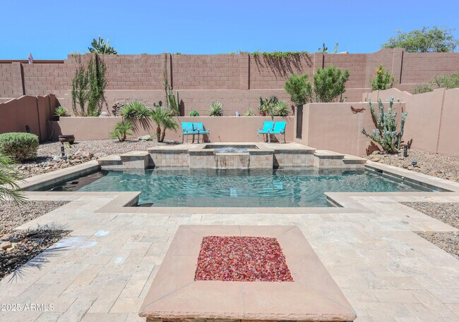 Primary Photo - 2462 W Turtle Hill Dr
