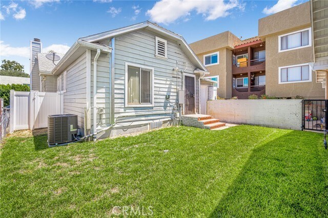 Building Photo - 636 Pioneer Dr