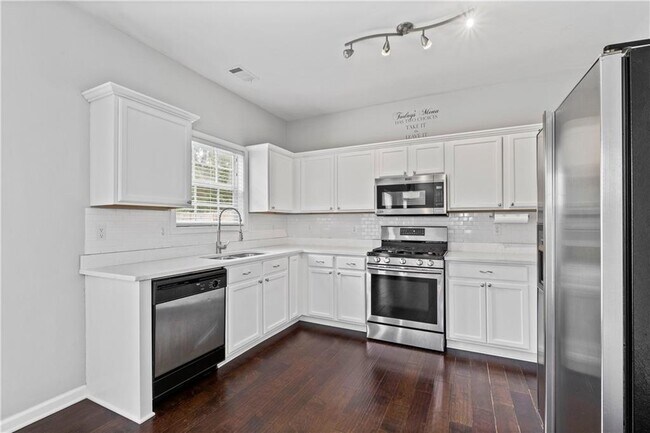 Building Photo - 4419 Silver Ridge Way SW