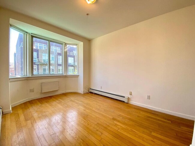 Building Photo - 41-25 Kissena Blvd