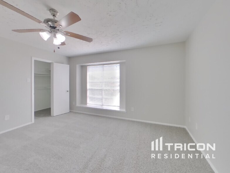 Building Photo - 3738 Xenophon Dr
