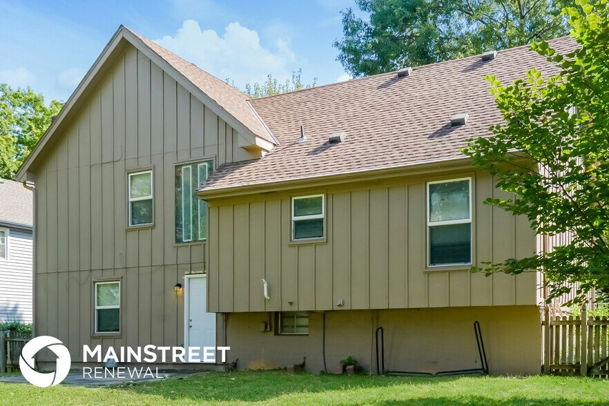Building Photo - 14516 S Village Dr