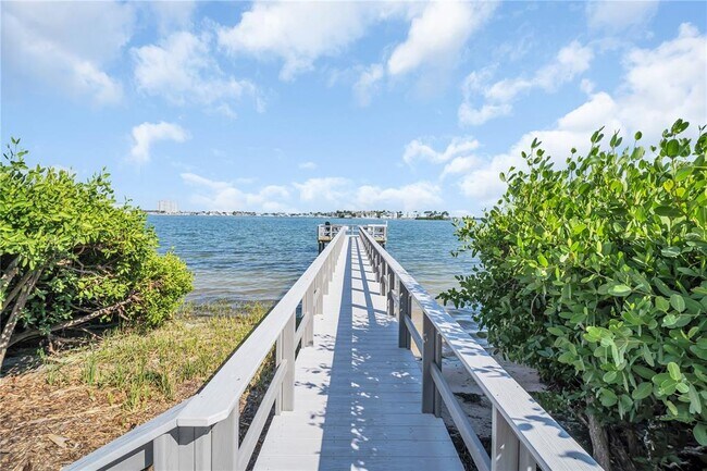 Building Photo - 6158 Palma Del Mar Blvd S