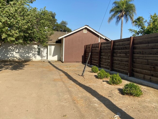 Primary Photo - Lovely Country Charm with Swimming Pool