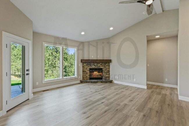 Building Photo - 5116 Scenic Ln